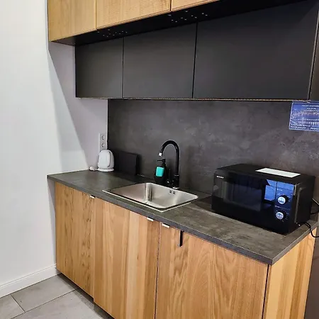 Apartman Colourful In The Party District