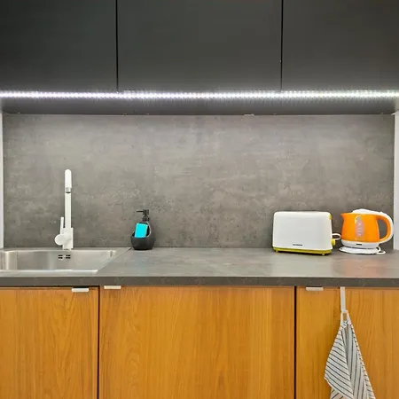 Colourful In The Party District Apartman *