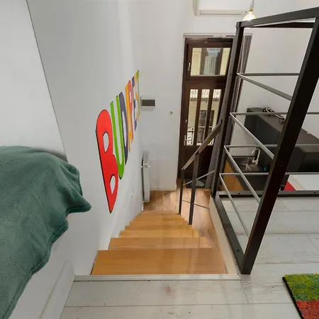 Colourful In The Party District Apartman *