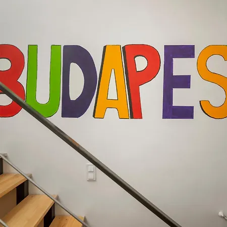 Apartman Colourful In The Party District *