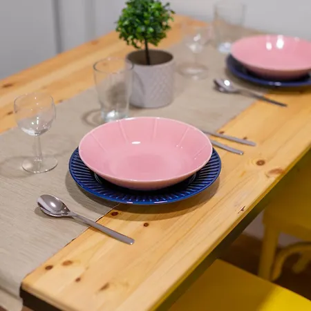 Apartman Colourful In The Party District *