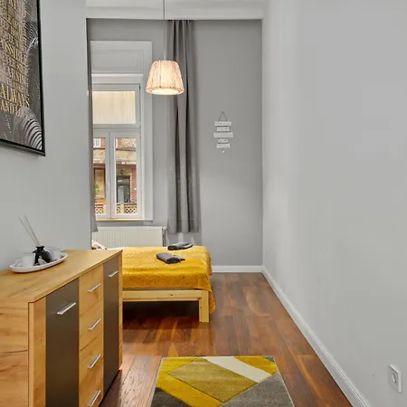 Apartman Colourful In The Party District Budapest